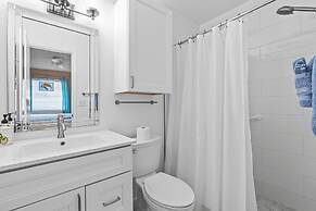 Colony Beach Club 220