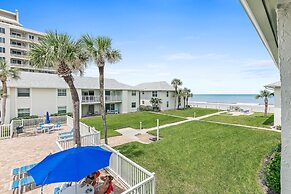 Colony Beach Club 220