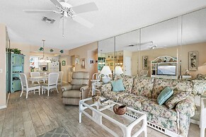 Colony Beach Club 220