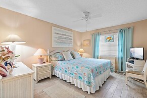 Colony Beach Club 220