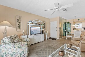 Colony Beach Club 220