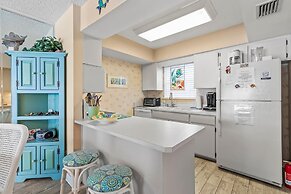 Colony Beach Club 220