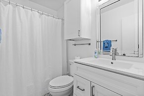 Colony Beach Club 220