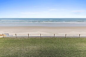 Colony Beach Club 223