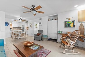 Colony Beach Club 223