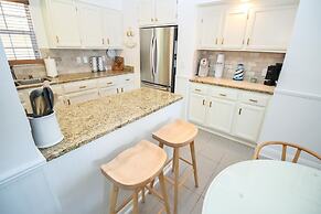 Colony Beach Club 223