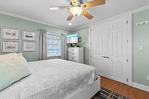 Colony Beach Club 223