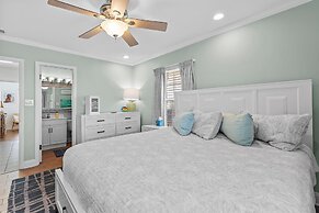 Colony Beach Club 223