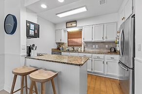 Colony Beach Club 223