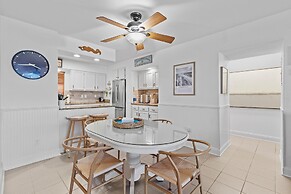 Colony Beach Club 223