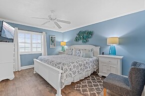 Colony Beach Club 224