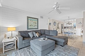 Colony Beach Club 224