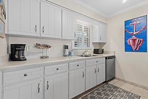 Colony Beach Club 224