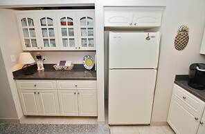 Colony Beach Club 228