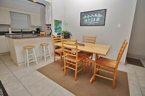 Colony Beach Club 228