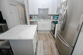 Colony Beach Club 233