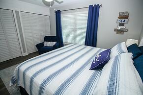 Colony Beach Club 233