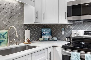 Colony Beach Club 233