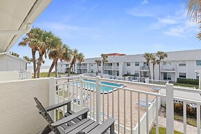 Colony Beach Club 235