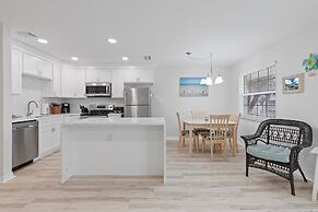 Colony Beach Club 235