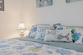 Colony Beach Club 235