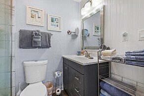 Colony Beach Club 237