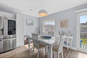 Colony Beach Club 237