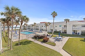 Colony Beach Club 237