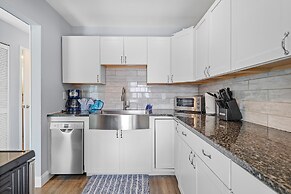 Colony Beach Club 237