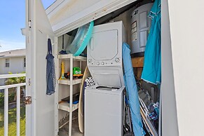 Colony Beach Club 237