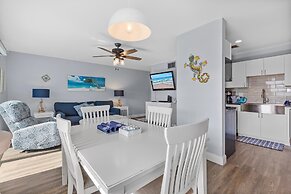 Colony Beach Club 237