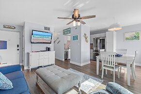 Colony Beach Club 237