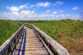 Colony Beach Club 237