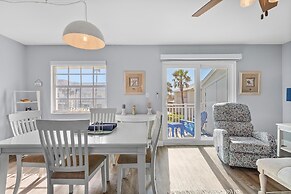 Colony Beach Club 237