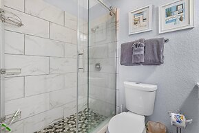 Colony Beach Club 237