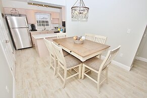 Colony Beach Club 241