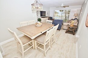 Colony Beach Club 241