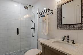 Colony Beach Club 249