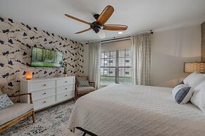 Colony Beach Club 249