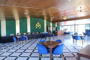 Cosmos Resort Maliblu