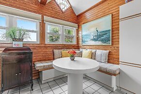 Decked Out House On Hill St