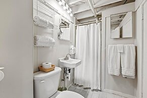 Decked Out House On Hill St