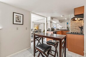 Decked Out House On Hill St