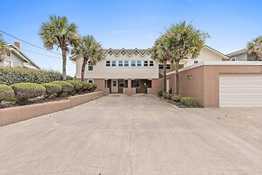 Decked Out House On Hill St
