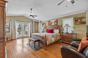 Decked Out House On Hill St