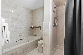 Decked Out House On Hill St