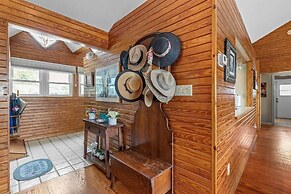 Decked Out House On Hill St