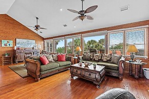 Decked Out House On Hill St