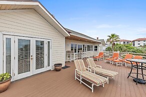 Decked Out House On Hill St