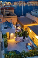 NINEMIAN SUITES SYROS
